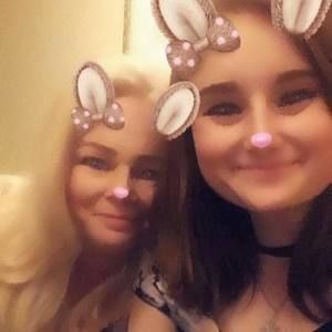 Meet your Posher, Dee